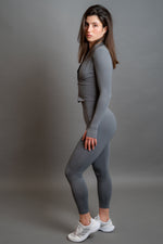 Šedá